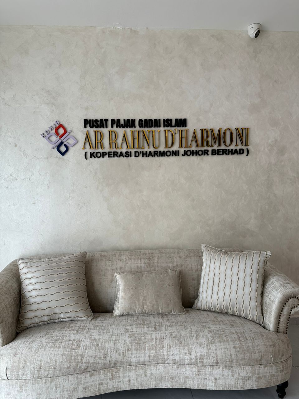 WhatsApp Image 2025-10-14 at 09.44.04